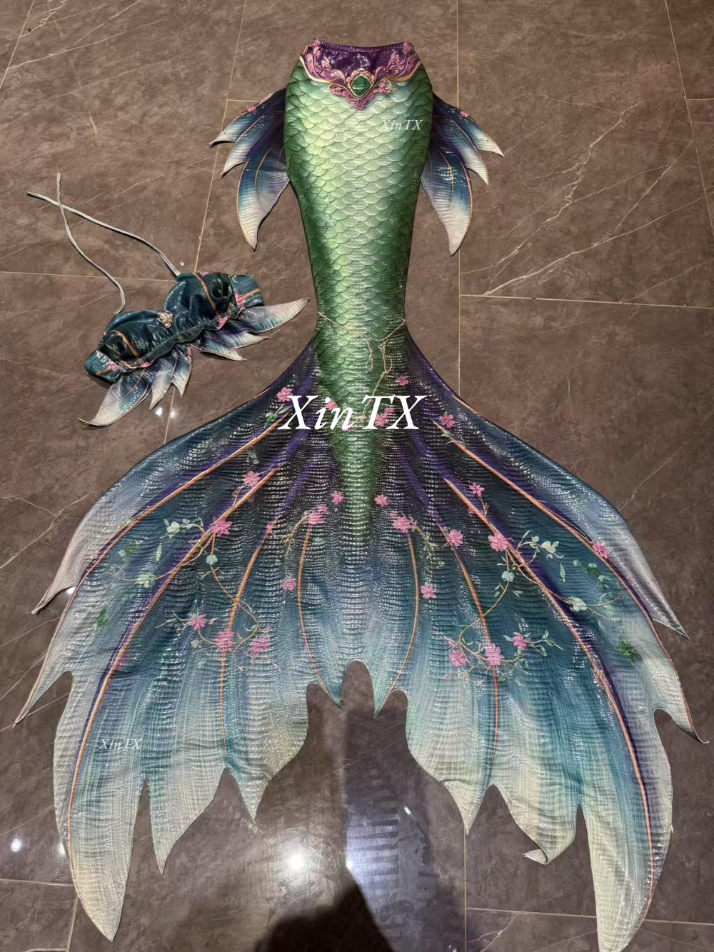 man woman mermaid tail hot sta - Aquarium & Marine Science Center recension och pris